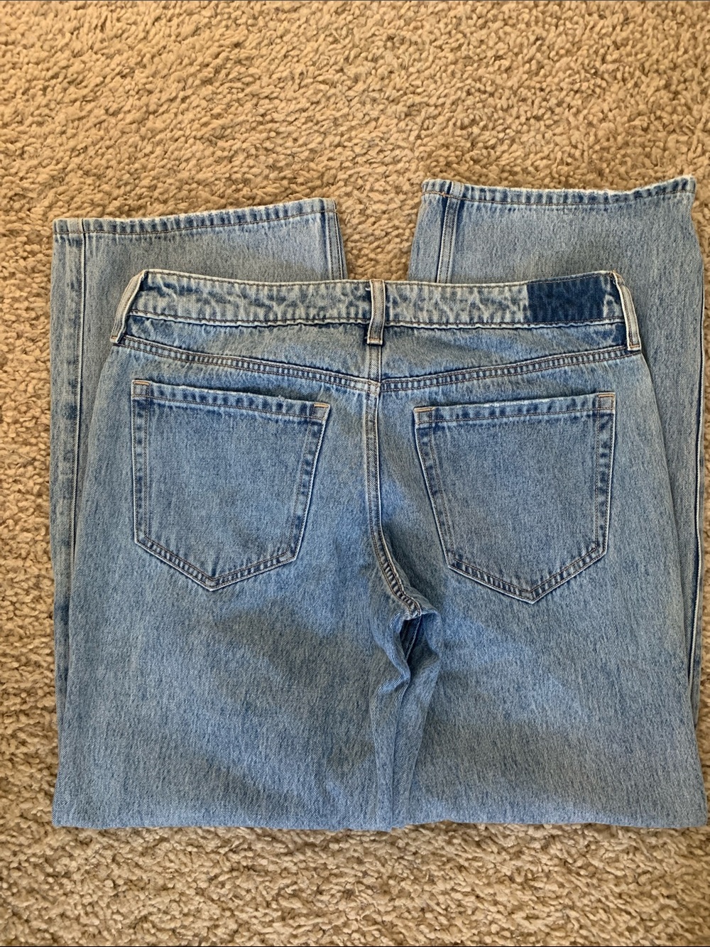 Hollister Women’s Low-Rise Baggy Jeans, 28” - Picture 2 of 6